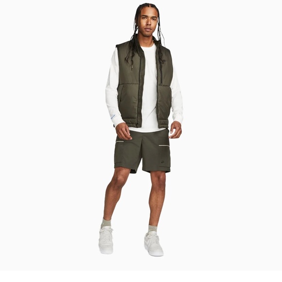 Nike Men's Sportswear Therma-Fit
Legacy Track Vest - Picture 3 of 7